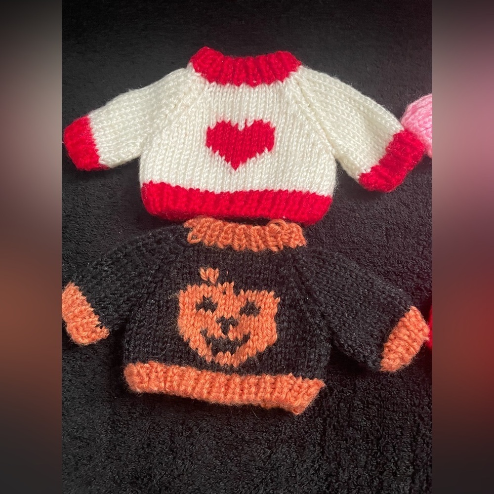 Set of Four Mini Festive Knit Sweaters for Dolls or stuffed bears - Picture 4 of 8